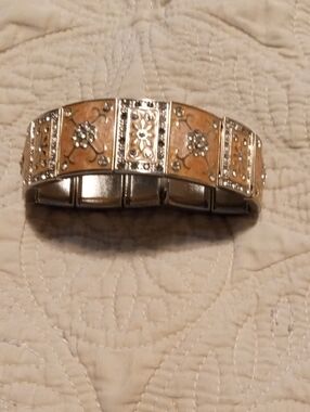 Source Unknown Silver and Tan Floral Stretch Bracelet